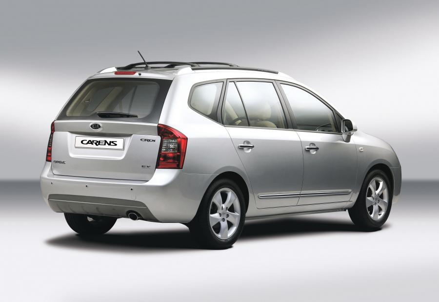  Kia Carens 2007 года  (фото 3 из 46)